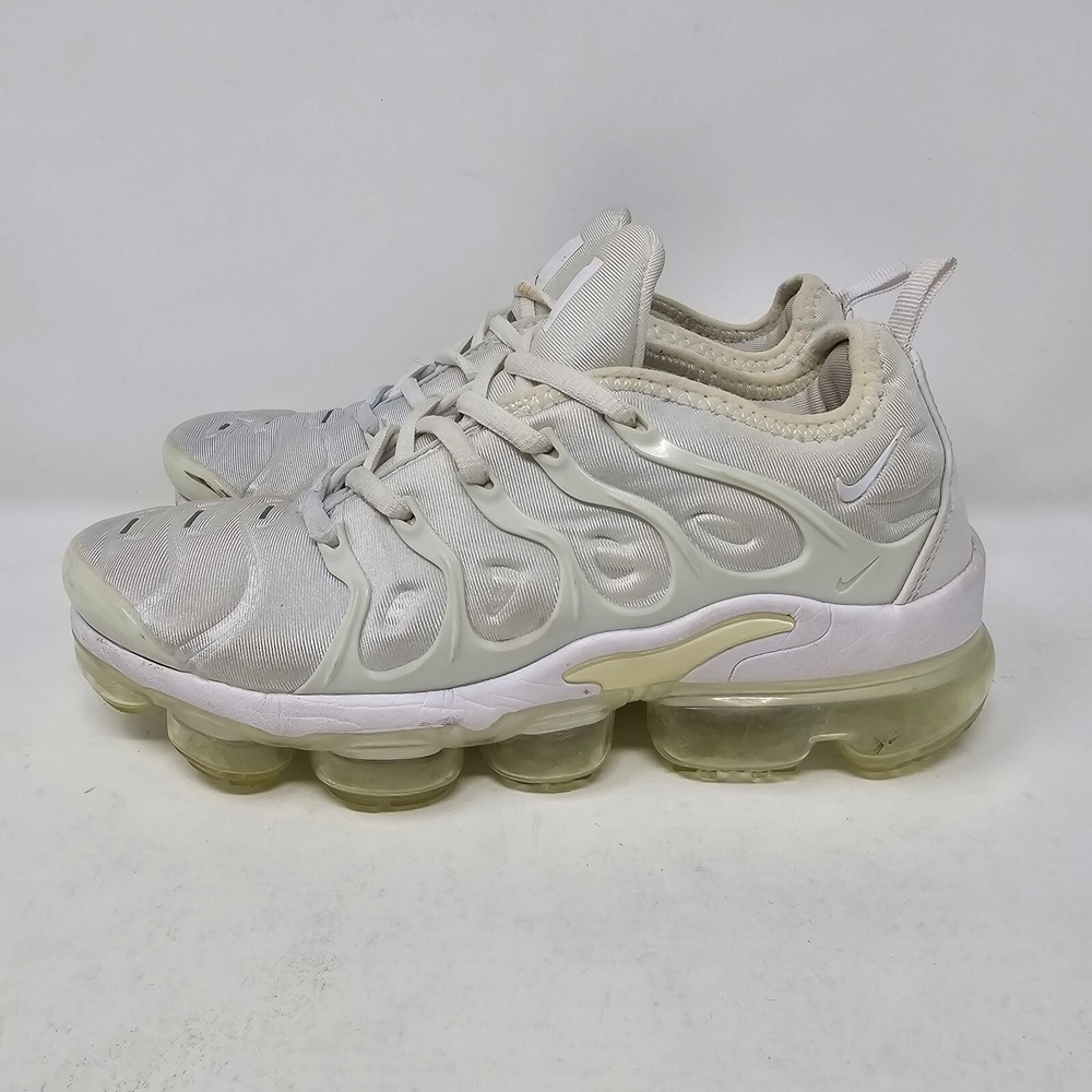 Nike Air Vapormax Plus Shoes Womens 7 White 924453-100 Running Walking Jogging